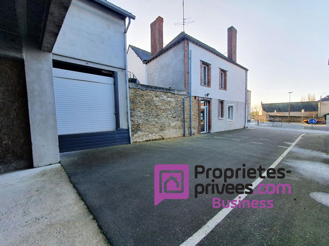OMBREE D ANJOU - MURS COMMERCIAUX LOUES  210 m²