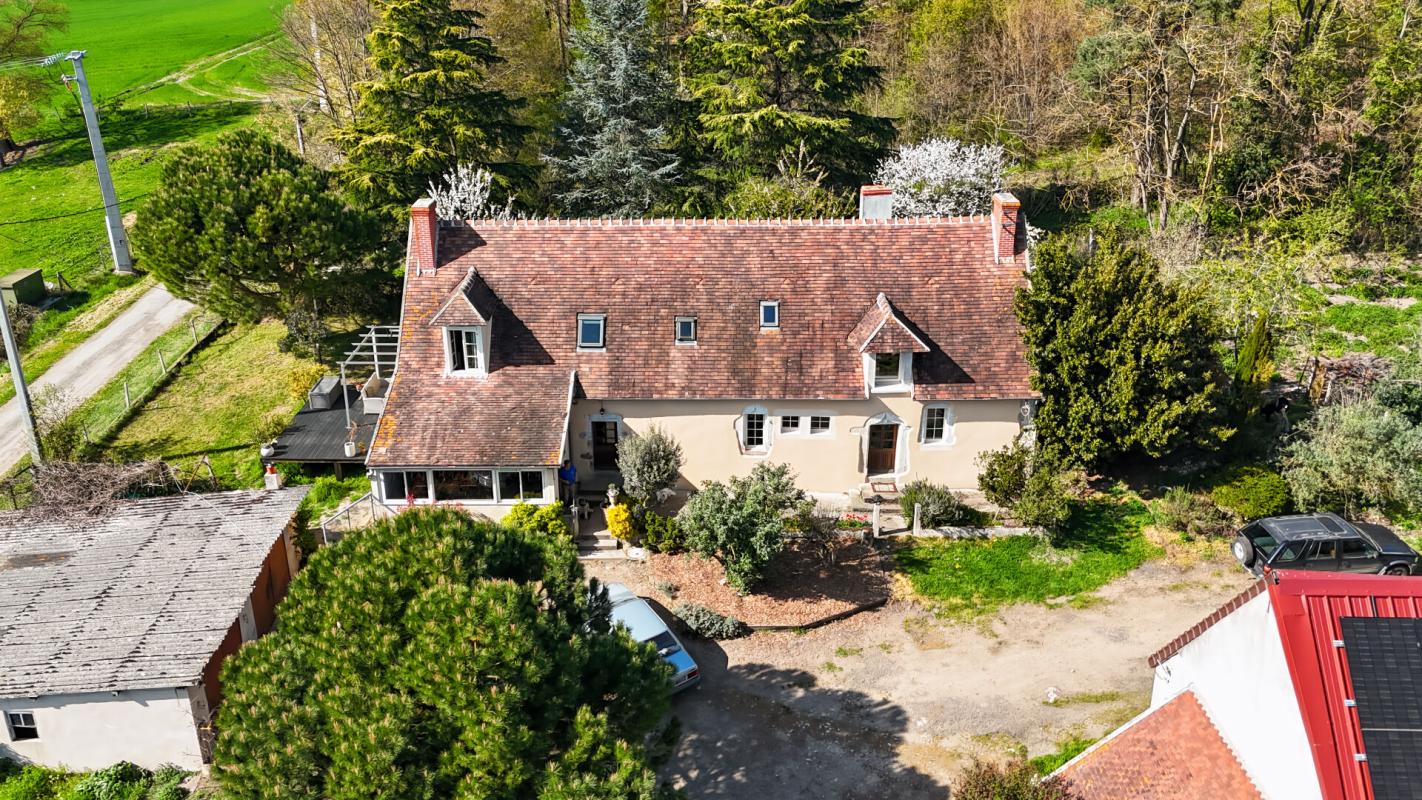 Domaine agricole & équestre de 15 hectares À proximité de Saint-Amand-Montrond