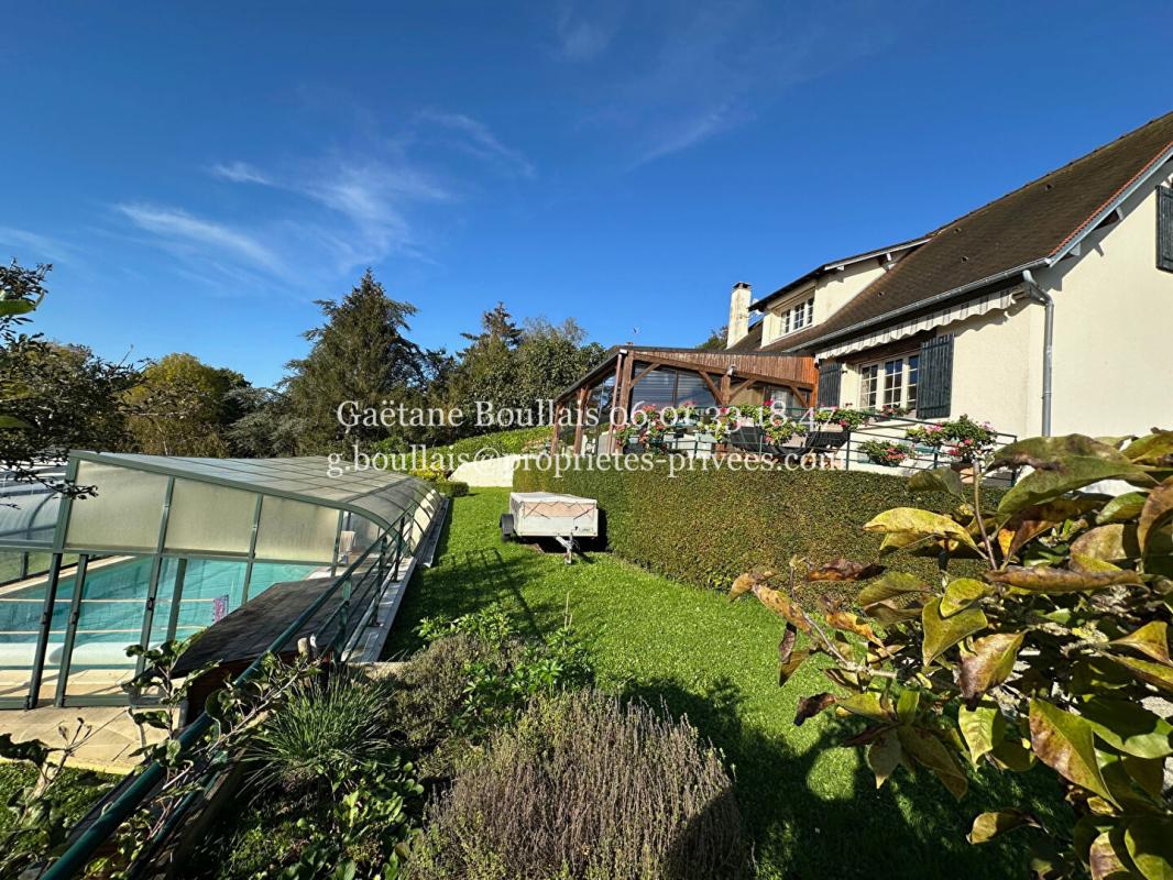 Maison proche BRIONNE 154.50 m2 4 chambres sous-sol piscine 294.000