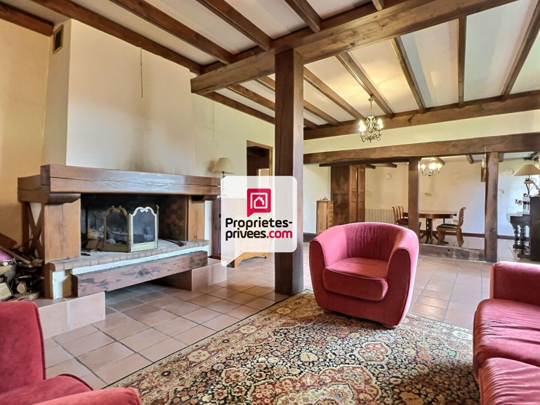 Maison T6 d'env. 163m² avec 4 ch. avec jardin au calme sur CHATEAU-L'EVEQUE (24460)