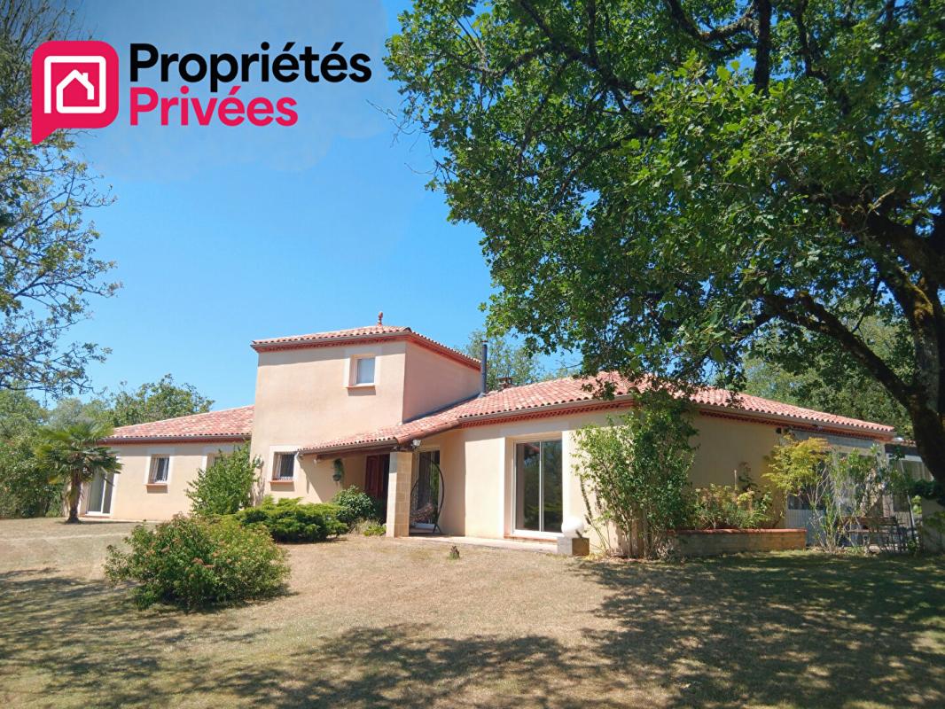 Crayssac 46150 Maison de plain-pied 215 m² terrain et piscine