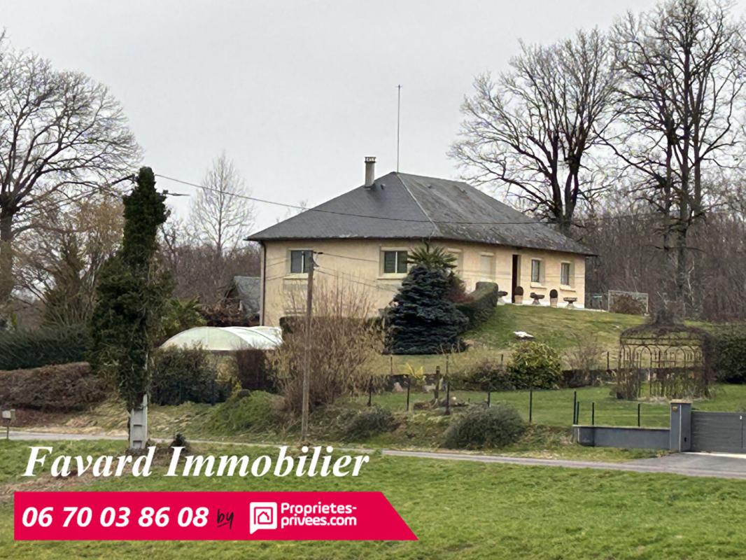 Propriété avec 3 logements indépendants, piscine couverte et vue dégagée ? Saint-Mexant