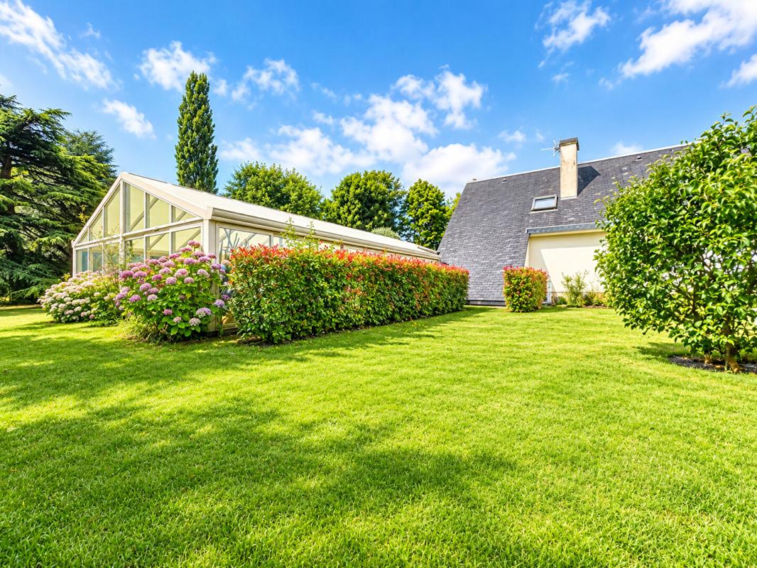 Maison d'architecte de 280 m2 à Mamers avec piscine intérieure
