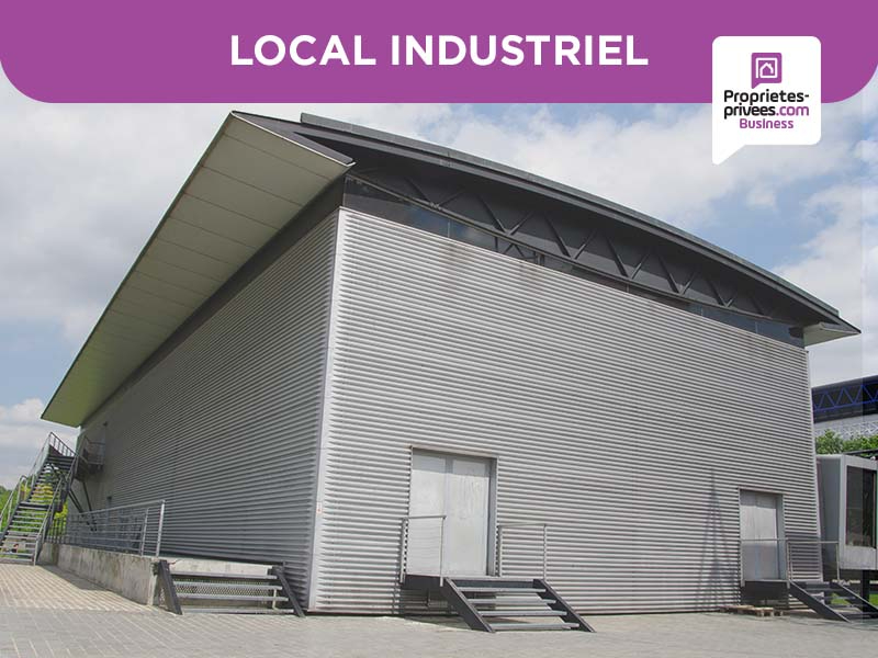 COGNAC - BATIMENT 1.000 M², TERRAIN 2.000 M²