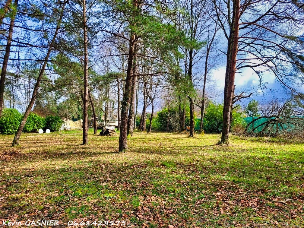 DIRAC (16410) : Terrain constructible de 1043m2 a viabiliser