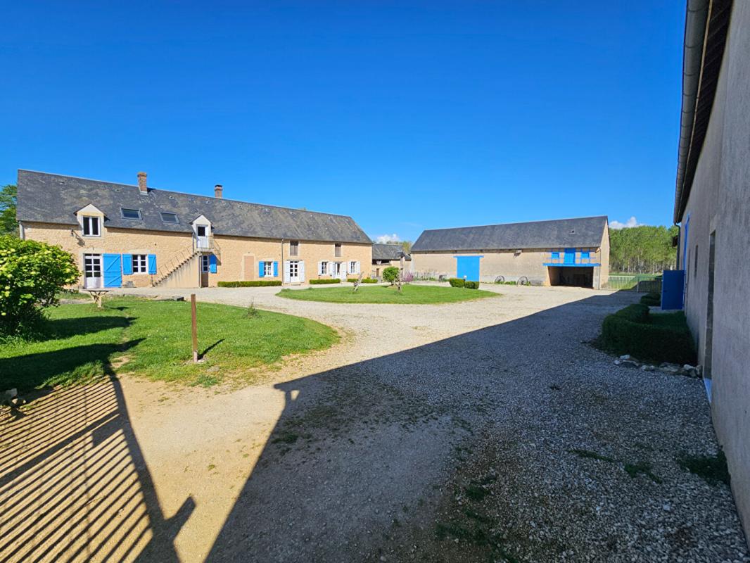 Ancienne FERME en excellent état, à Moulins-sur-Yèvre