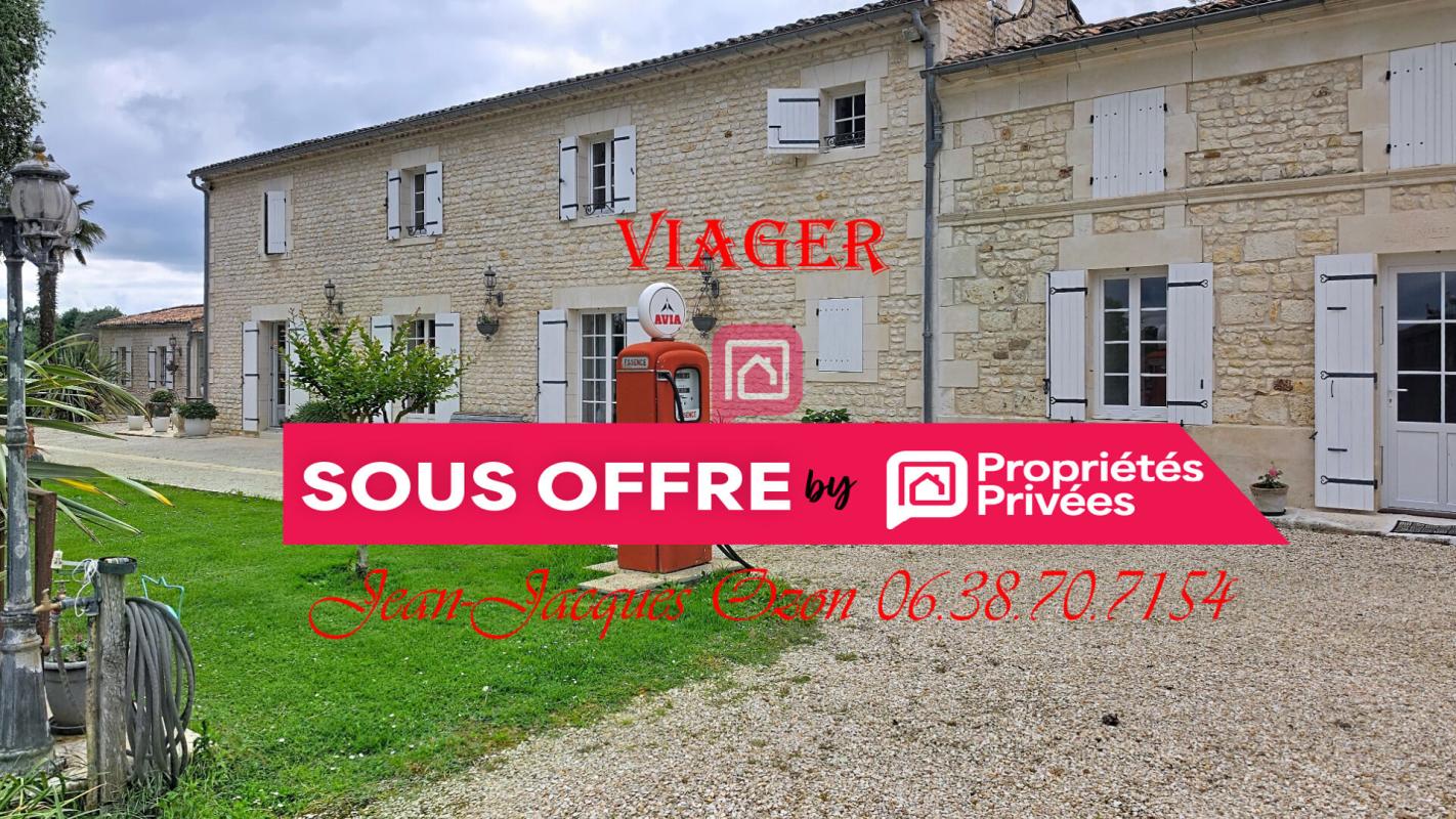 VIAGER OCCUPÉ : Moulin paysager d'exception du XVIII siècle À 30 minutes des plages de Royan