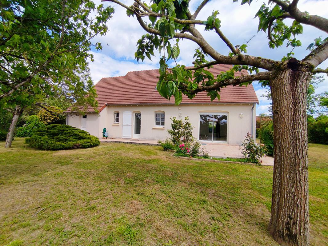 Maison Yzeures Sur Creuse 6 pièces garage et jardin clos