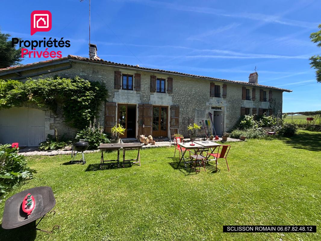 Charentaise Berneuil - 186 m2 - 3 chambres - jardin arboré - PRIX 228 778 HAI