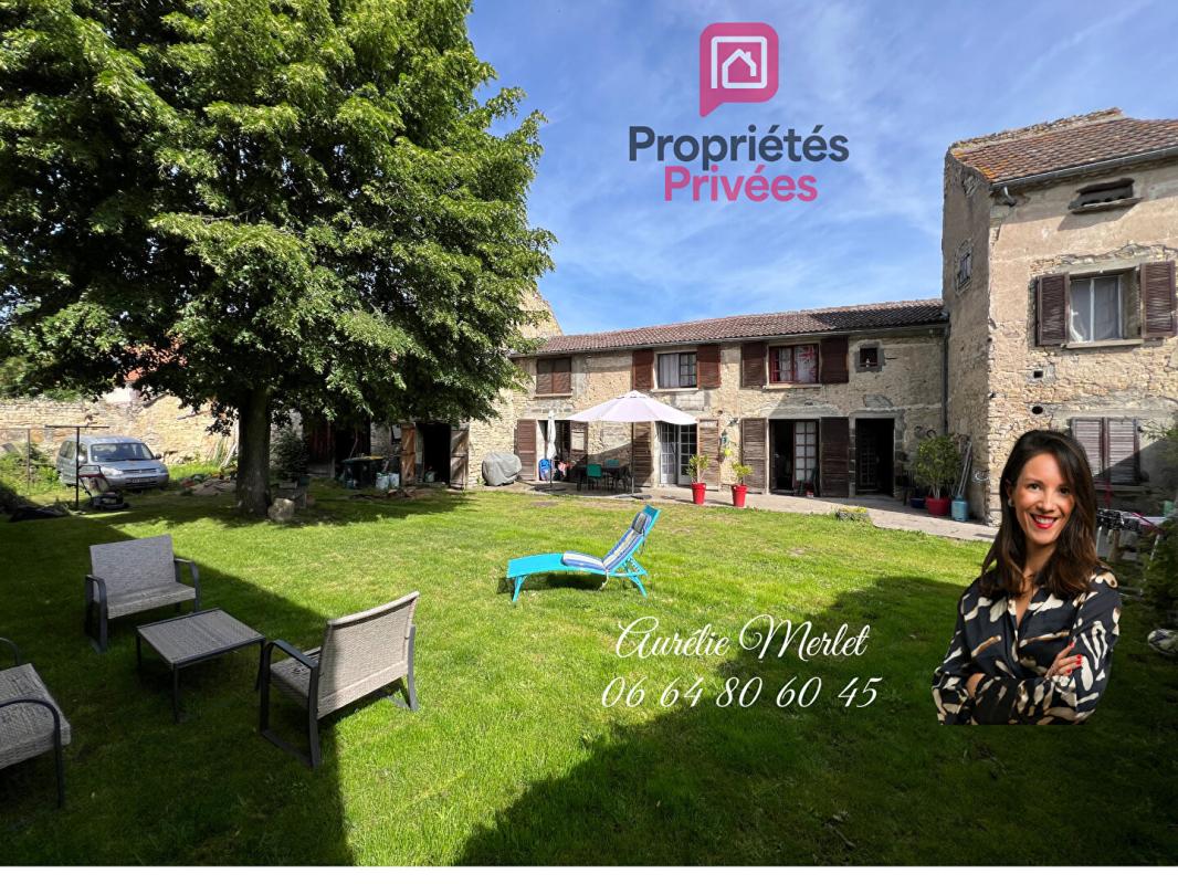 Corps de ferme avec grange et jardin clos -165 m² - Aubiat - Fort potentiel