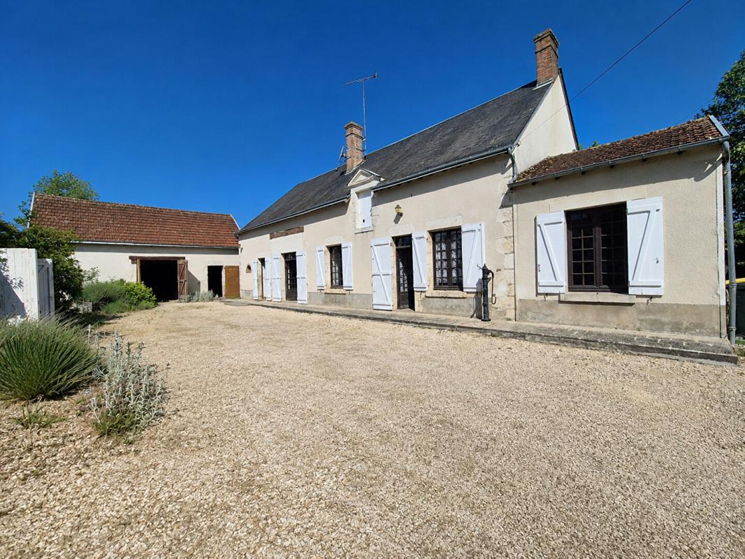Longère de caractère avec dépendances et fort potentiel à Chouzy-sur-Cisse