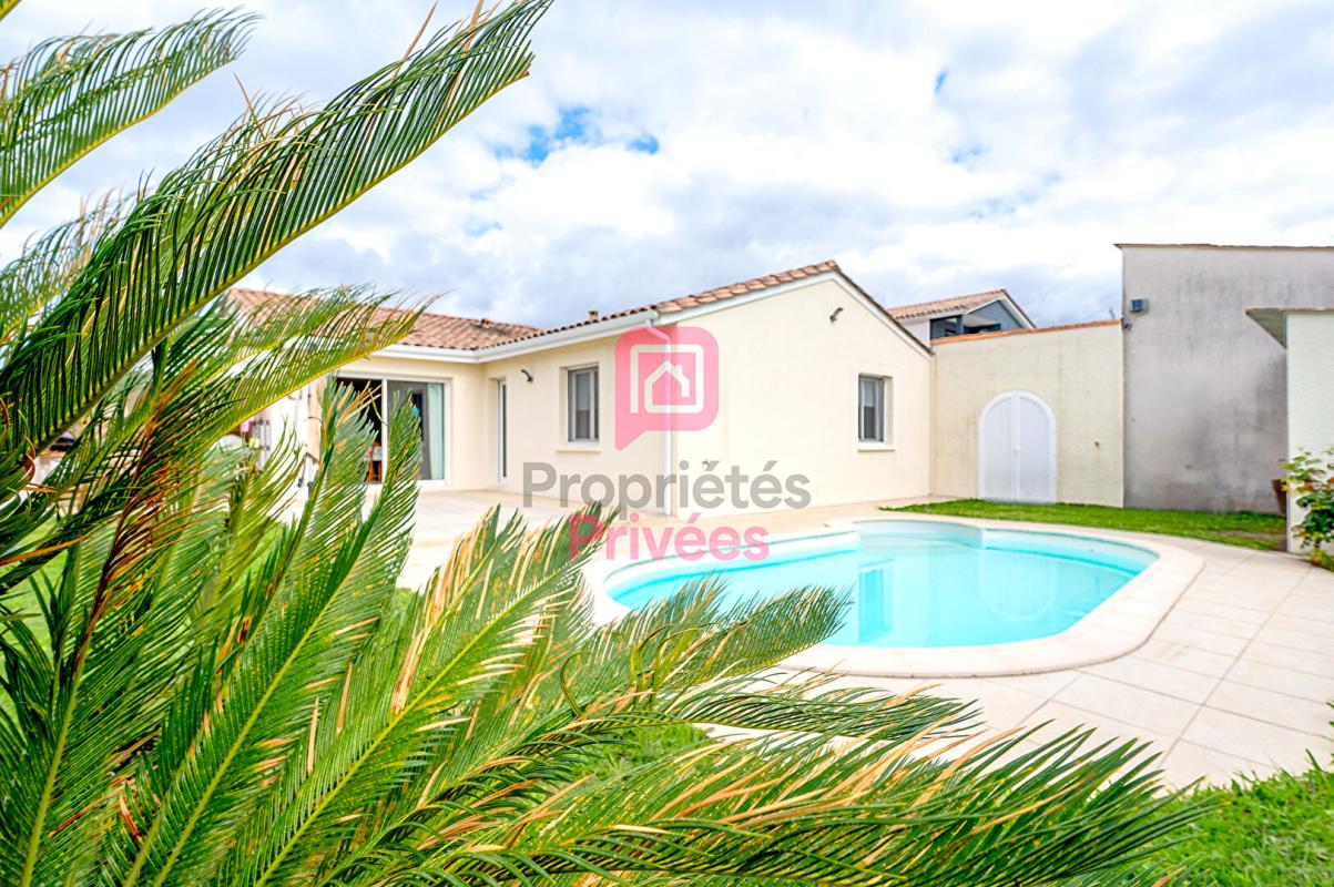 PAREMPUYRE - Maison familiale avec piscine, pool house et cuisine d'été