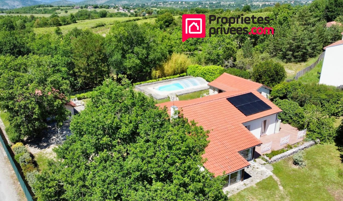 Maison plain-pied avec piscine, dépendance et double garage à proximité directe de Cahors