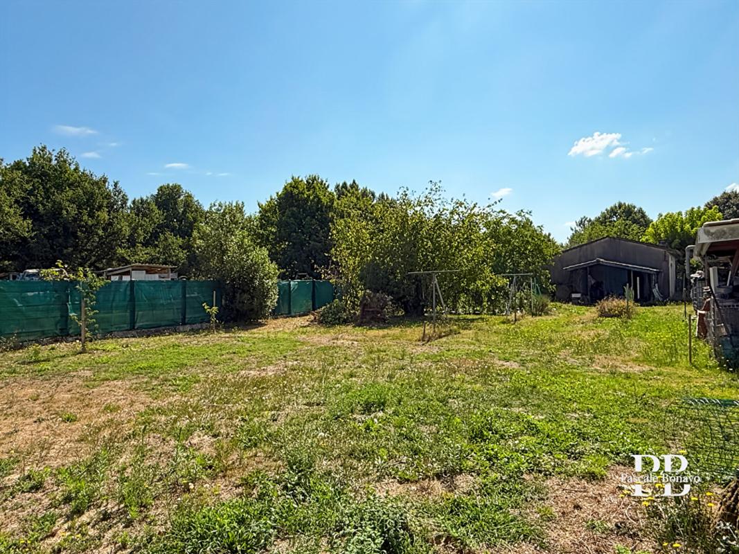 TERRAIN CONSTRUCTIBLE  742m2 - CALME PROCHE GARE TER BORDEAUX - GAILLAN EN MEDOC
