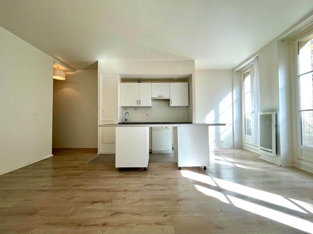 Appartement Sainte-Catherine Bordeaux 3 pièce(s) 61 m2 + Terrasse env 18 m2