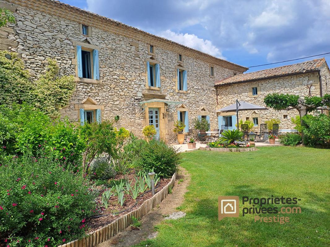Mas restauré proche Uzès