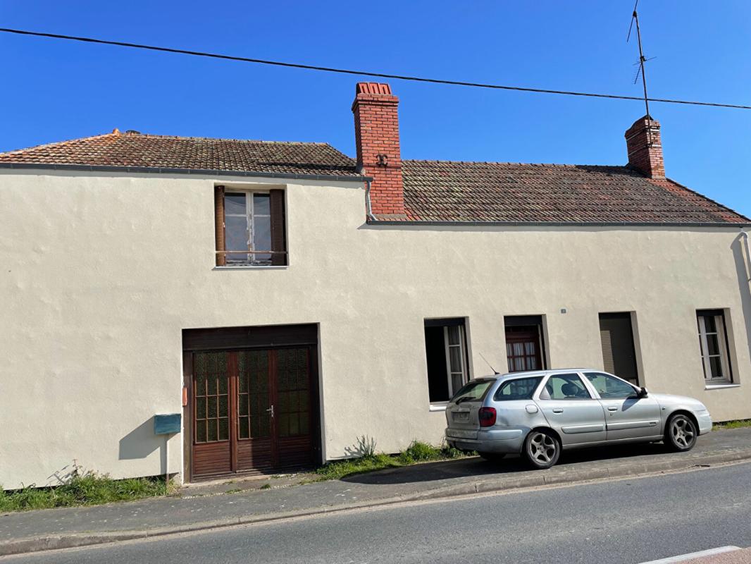 Charmante maison à fort potentiel à Champillet  Laissez parler vos envies !
