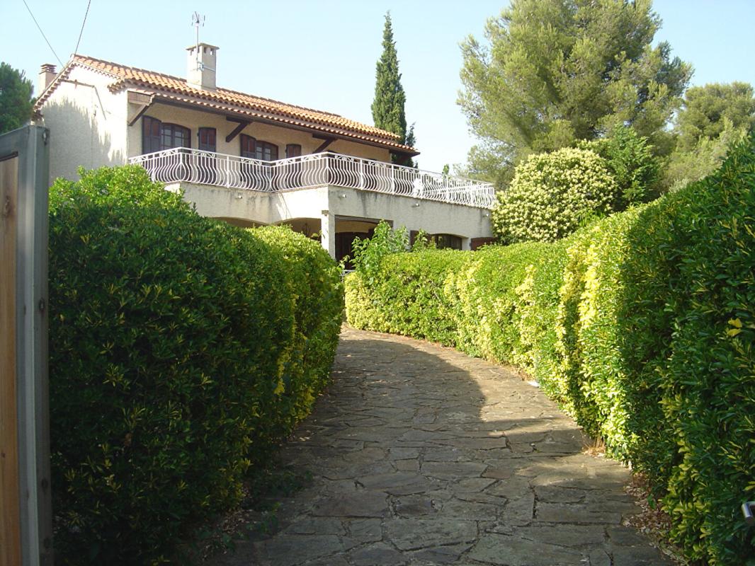 VILLA TOULON OUEST - LES BONNES HERBES. VALBERTRAND