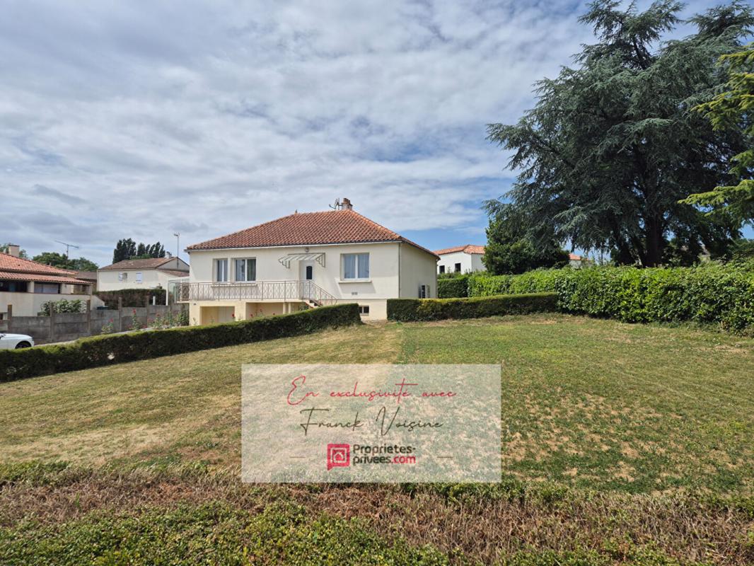 A VENDRE en Exclusivité à Saint Prouant, maison de 93 m2 avec 3 chambres sur une parcelle de 1090 m2