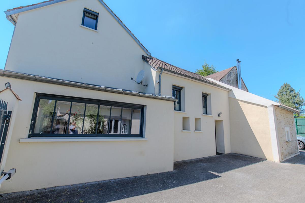 Longuesse - Maison familiale de charme sur 3 700 m² de terrain