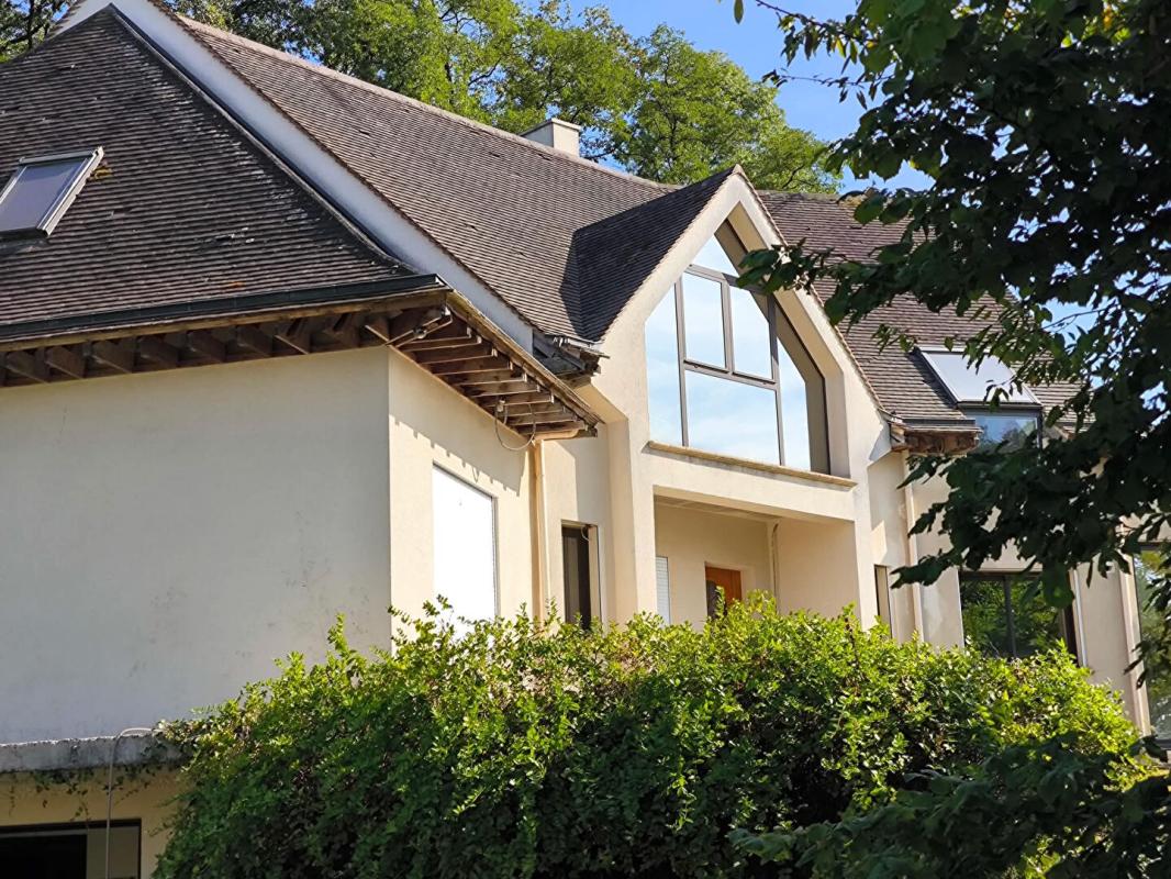 Maison d'architecte 244m2 sous-sol total / 4000m2 de terrain