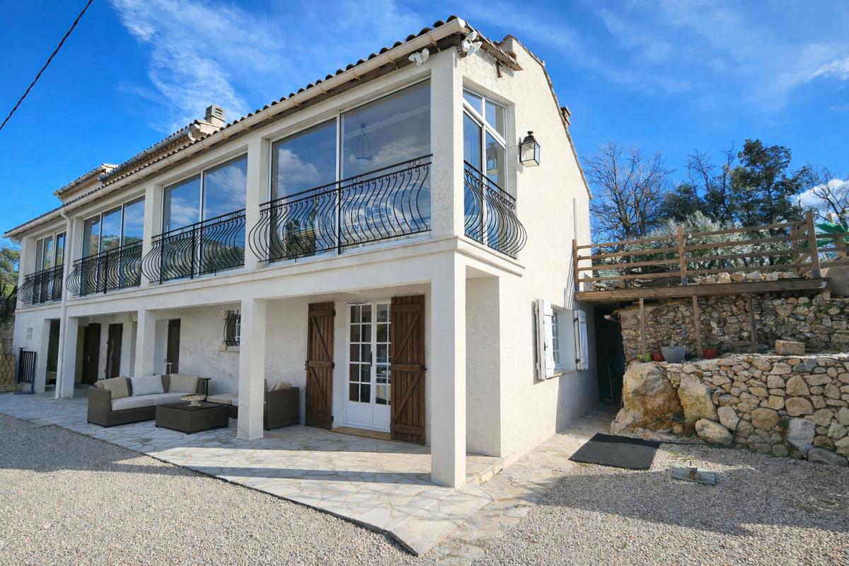 Maison dans quartier résidentiel avec piscine et  possibilité d'extension