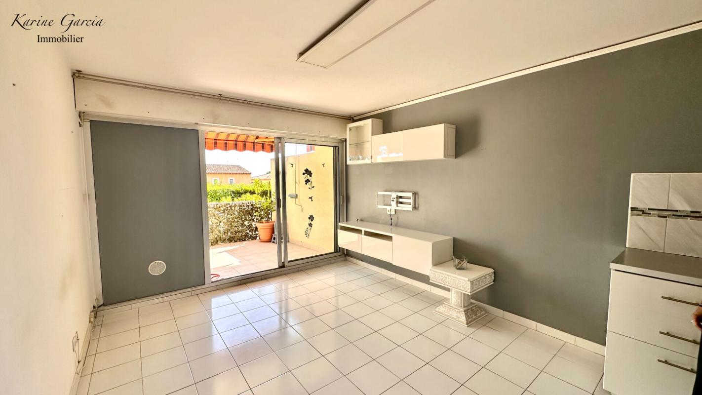 BANDOL - PROXIMITE CENTRE VILLE ET COMMERCES - STUDIO 24 M² - PARKING PRIVATIF