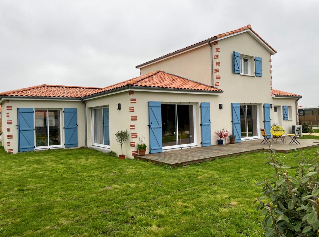 MAISON RECENTE À PRÉFAILLES À 400 MÈTRES DE LA MER