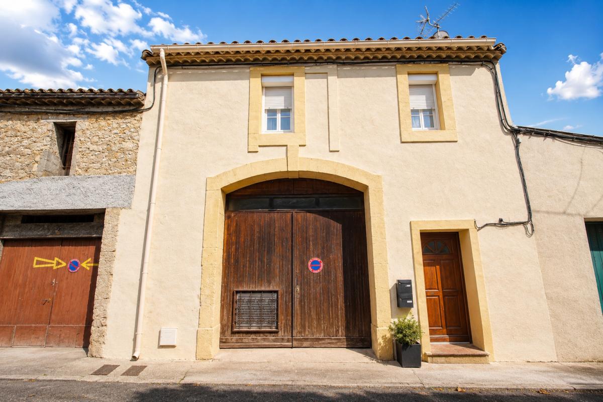 Immeuble de rapport 2 appartements et grand garage de 90 m Argeliers