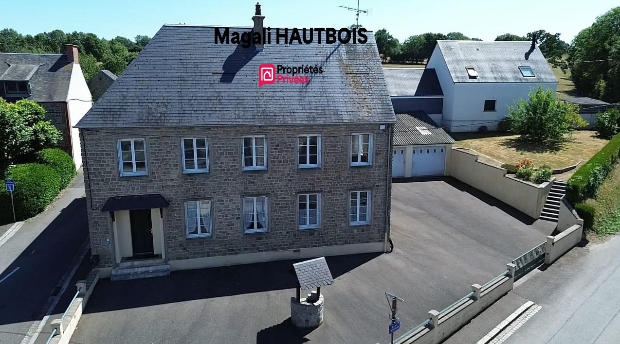 Maison de ville PONTAUBAULT 50220, 5 pièces de 115 m2
