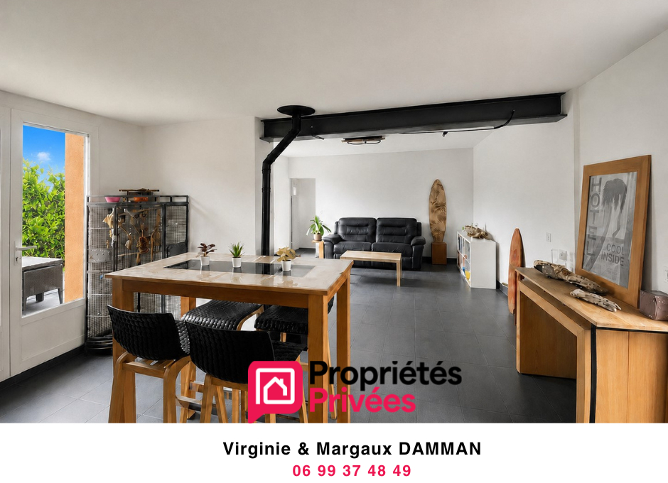 Maison rénovée avec extérieurs en centre-ville