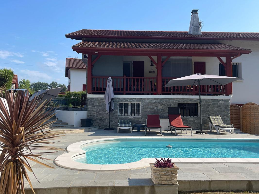 Saint-Jean-De-Luz, Maison familiale avec piscine