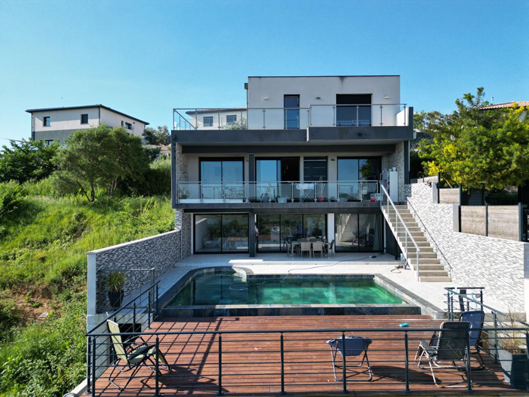 Maison Meze 7 pièce(s) 266 m2