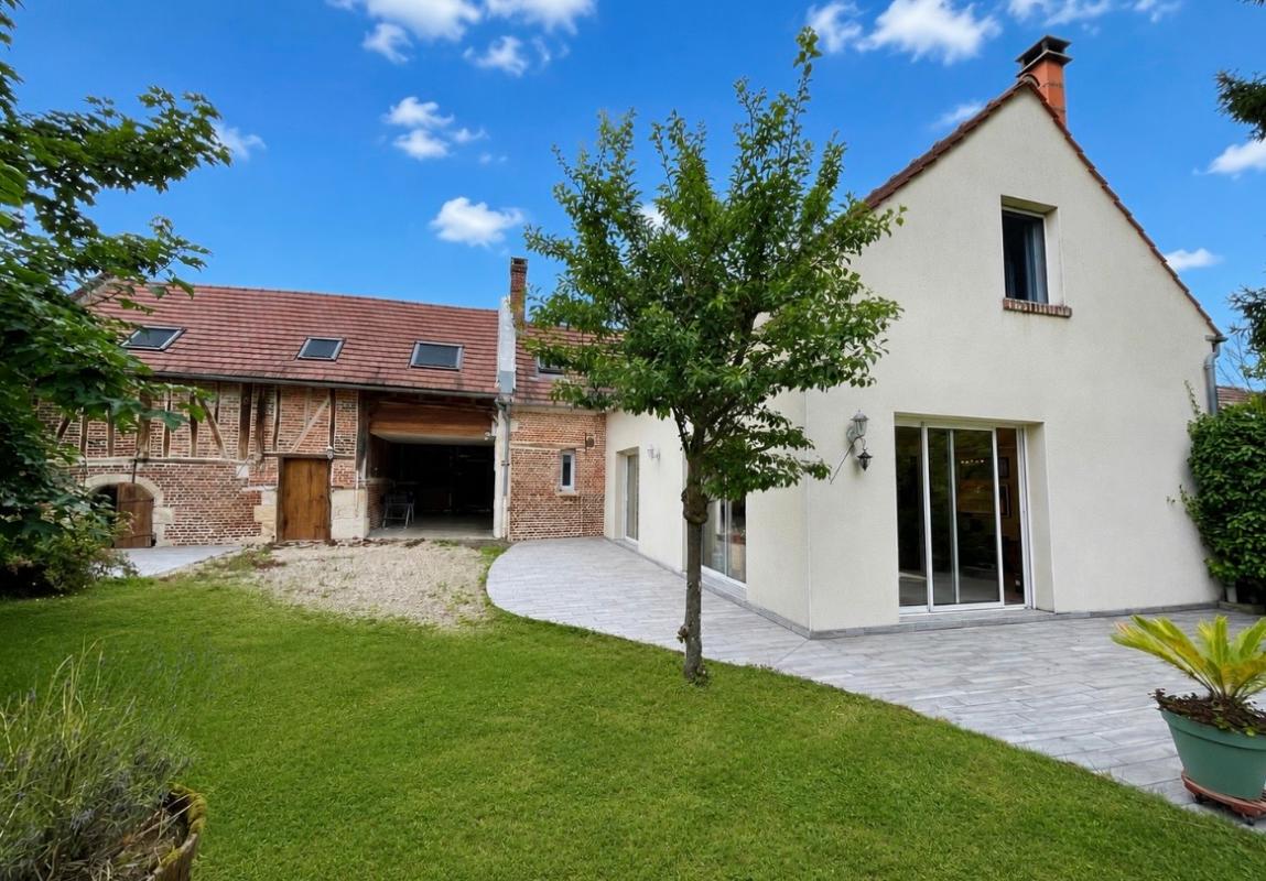 Longère à Coudun : 6 pièce(s) 163 m2 + Jardin