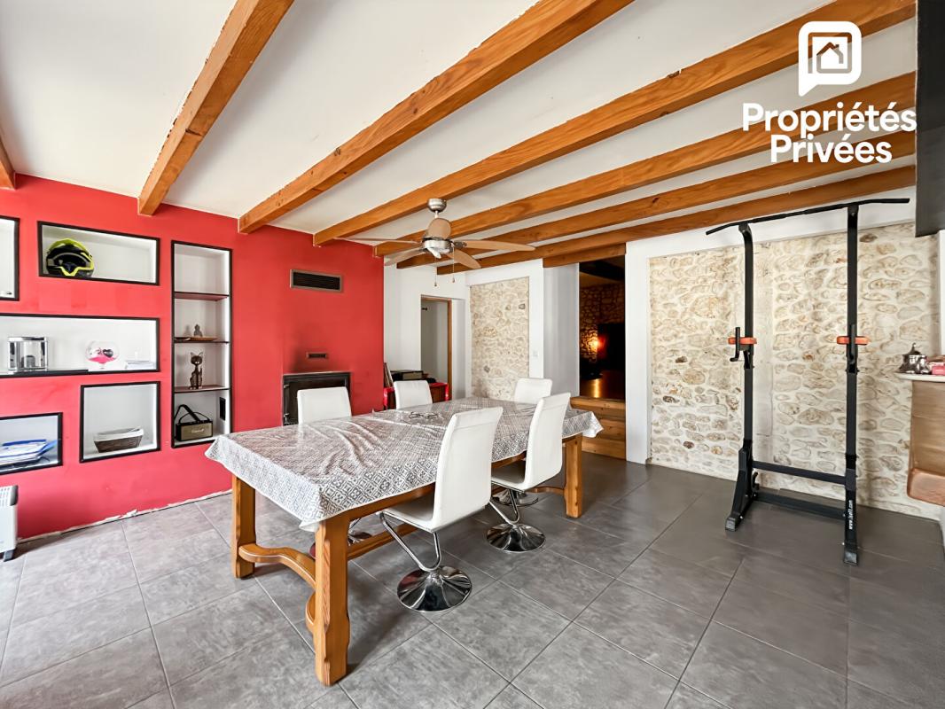 Maison à vendre à Orignolles, 161 m² habitables, dépendances, grand terrain de plus de 3 000 m²