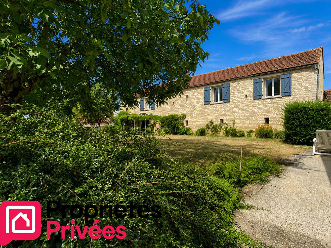 Maison Jouancy 5 pièce(s) 222 m2