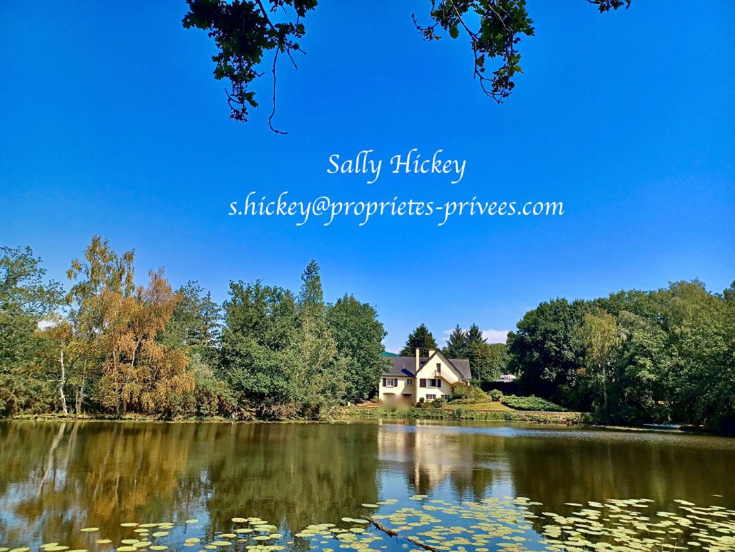 Sally HICKEY vous propose cette maison néo-bretonne T5 adaptée aux PMR & studio & étang de plus d'un hectare. Un cadre magnifique à 7 km de Redon. Au prix de 451 000 euros HAI