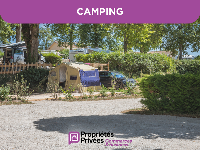 COTE D'ARMOR - Murs et terrains de camping pleine vue mer