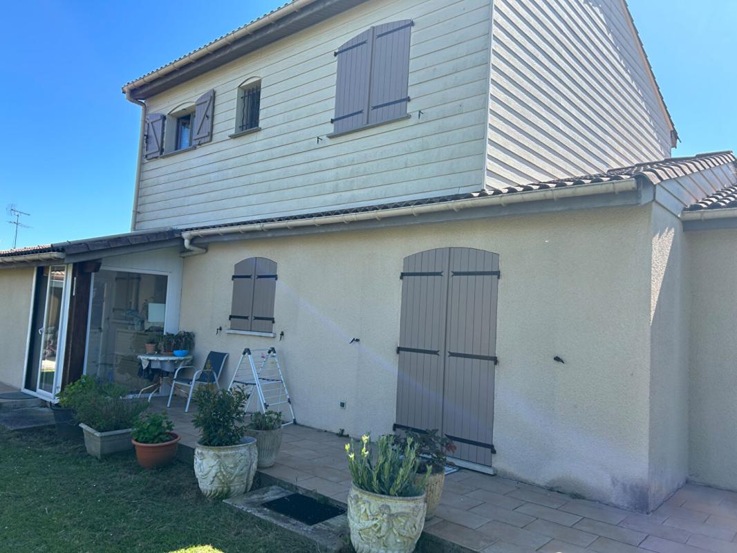 33 Carbon Blanc Maison individuelle pièce(s) 192 m2, terrain 1030 m2