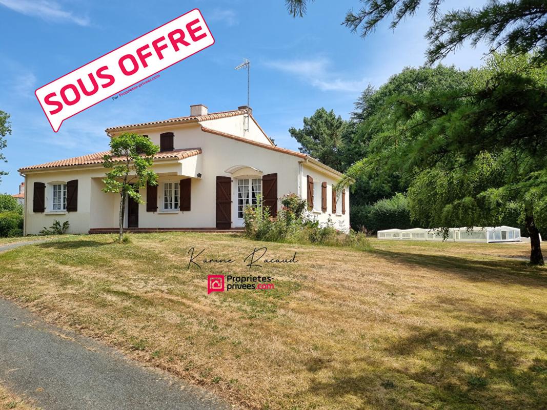 Maison Fougeré 7 pièce(s) 174 m2 , piscine