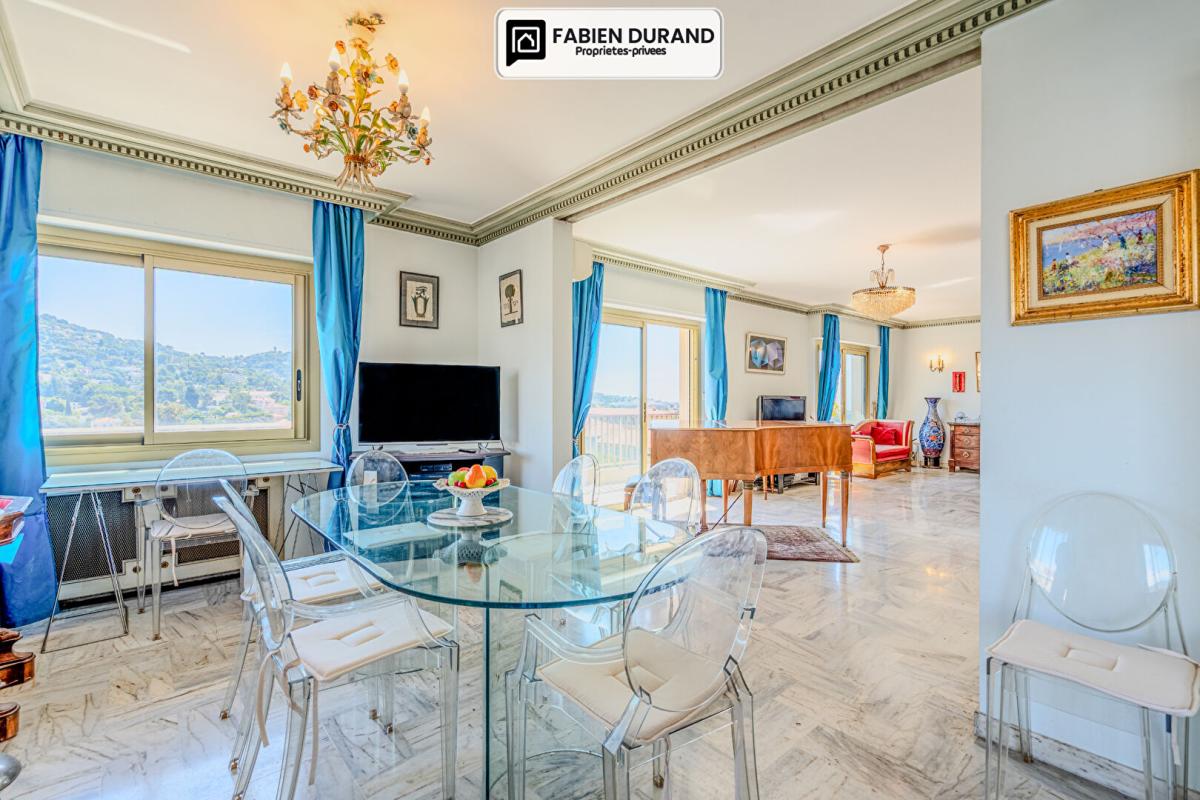 Superbe 4 pièces dernier étage vue panoramique sur tout Cannes avec garage