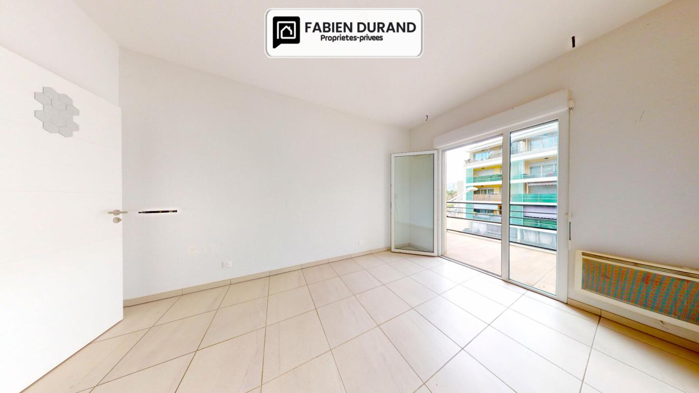 Nice Ouest Appartement 2 pièces avec grande terrasse et parking
