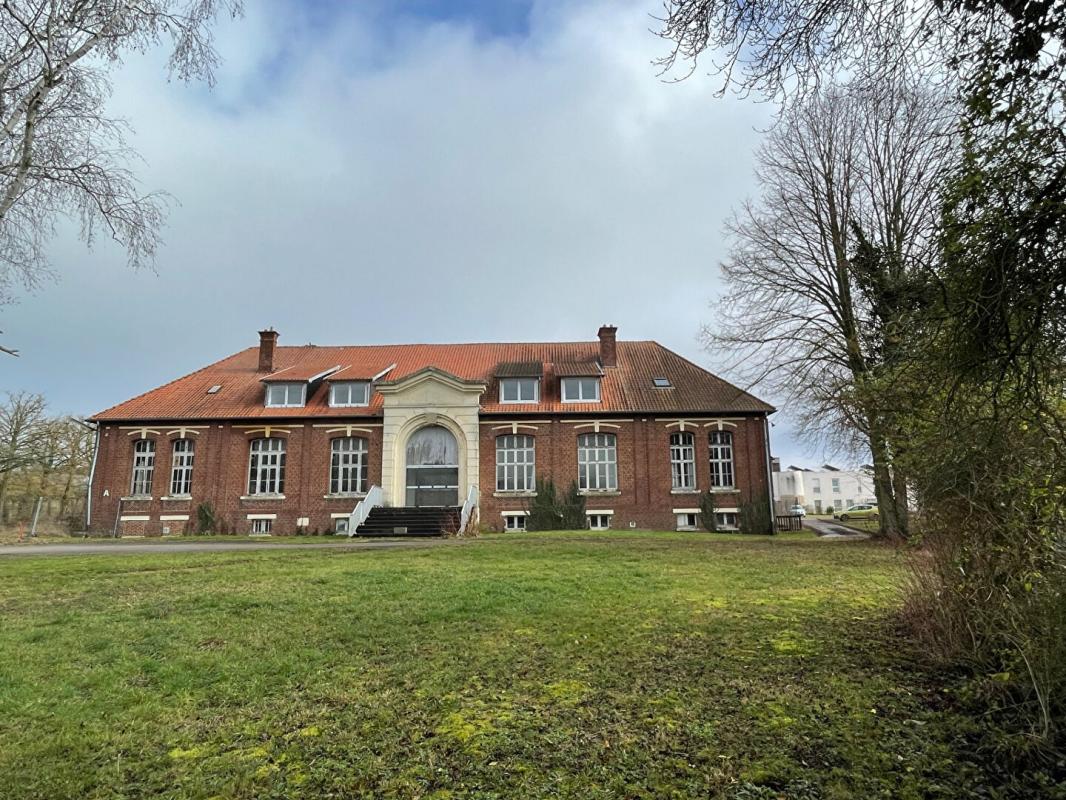 Ensemble immobilier exceptionnel pour investisseurs ou bailleurs sociaux .Terrain 7159m2 Surface hab:1883m2