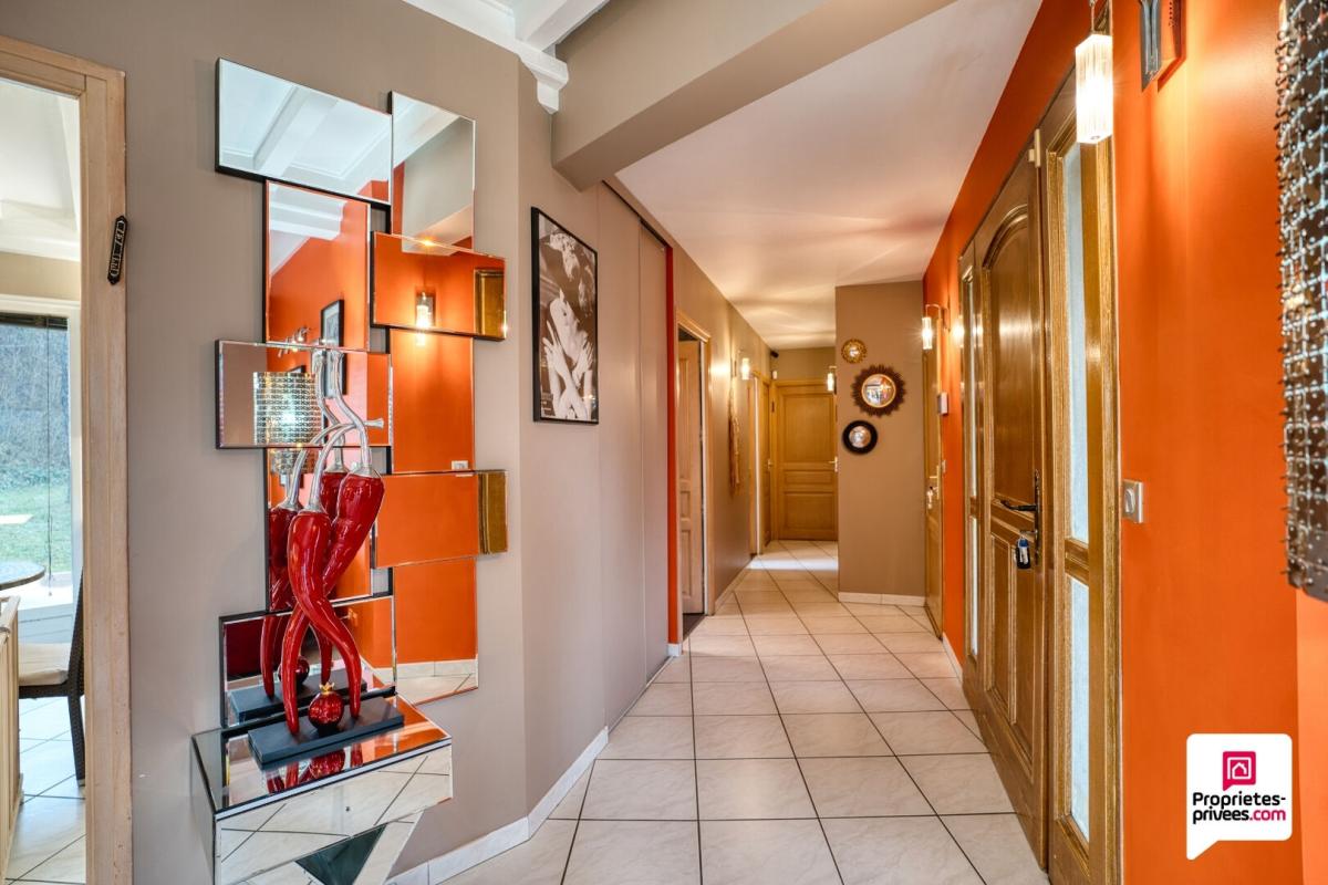 Magnifique maison familiale de 158 m2 + sous sol - Terrain 2445 m2