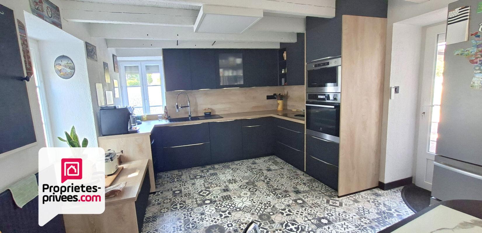 VASTE MAISON PARFAIT ETAT DE 245 M2 5 CHAMBRES 3 GARAGES