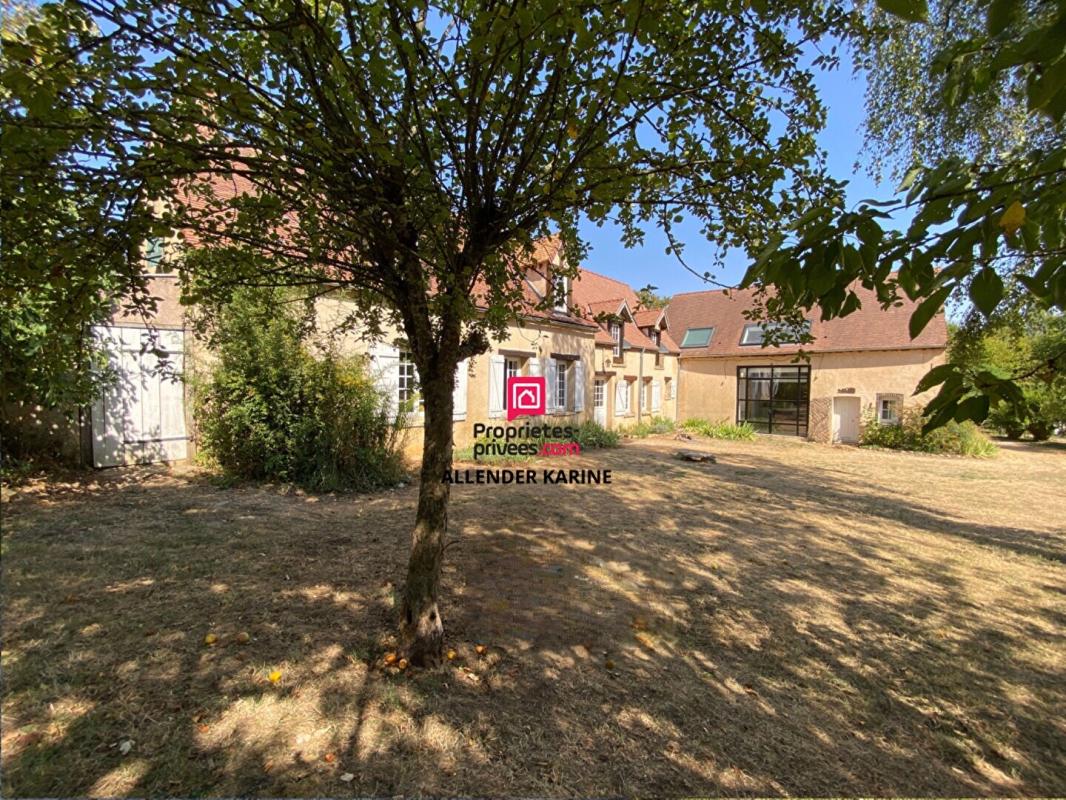 Maison Villechetive 8 pièce(s) 265 m2