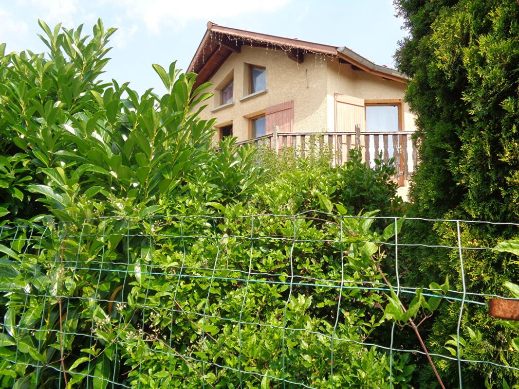 Coubon(43), maison de 240 m2 habitables, 4 chambres sur 1440 m2 de terrain