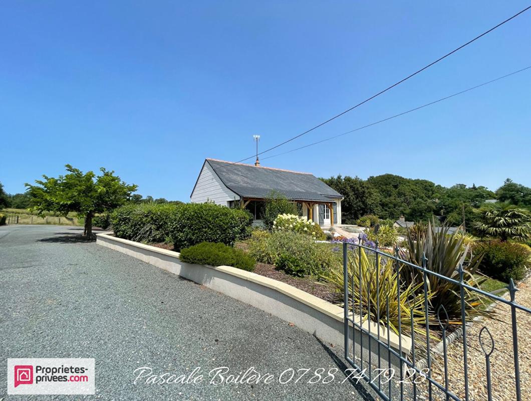 Charmante maison sur sous-sol avec terrain de 16 612 m² (possibilité jusqu'à 7 ha)- MOULIHERNE (49390)