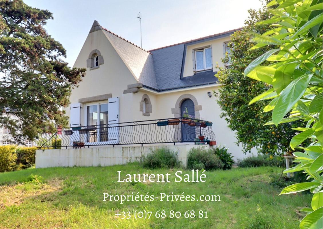 QUESTEMBERT 56230 - MAISON CENTRE VILLE. 6 pièces 108m2