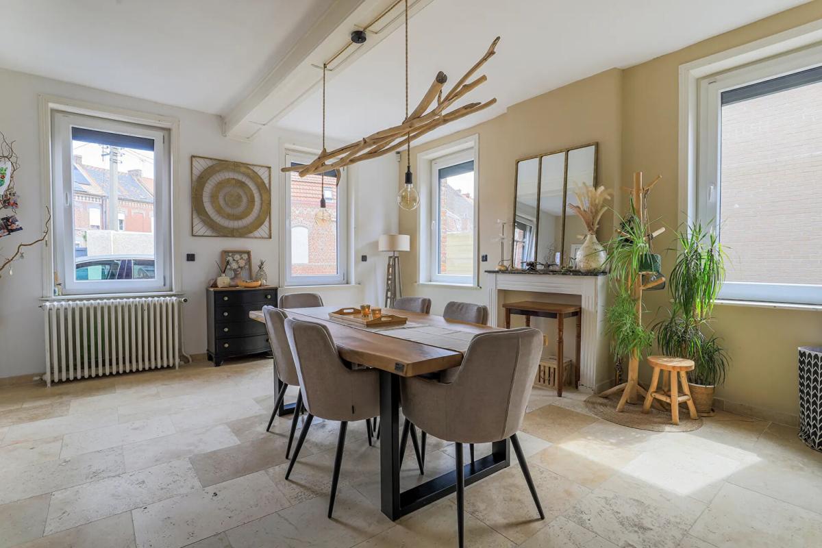 ANICHE - MAISON DE MAÎTRE DE 240 M² AVEC PISCINE, SPA & SAUNA